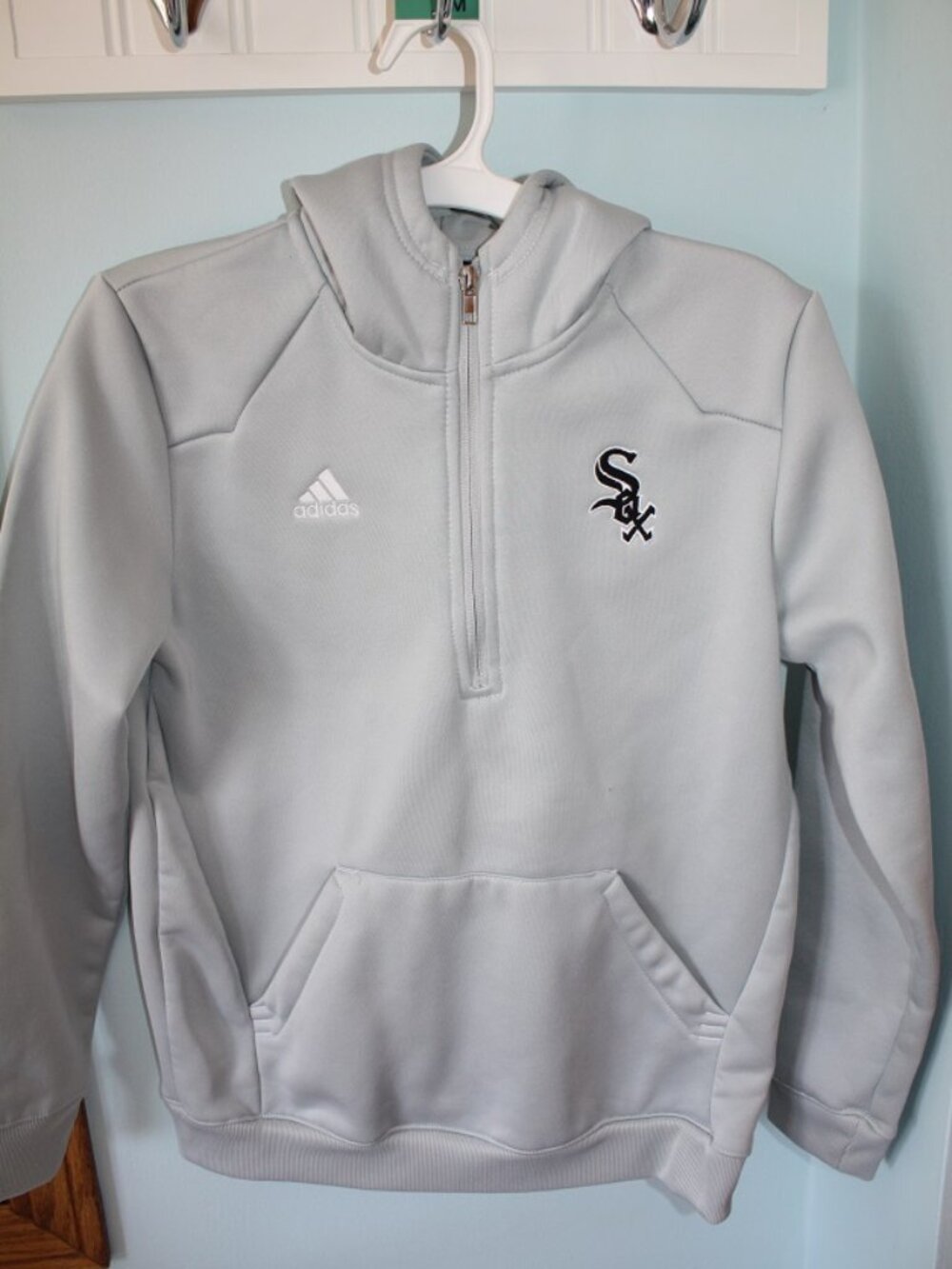 ADIDAS MLB Chicago White Sox Gray Hoodie Sweatshirt Pullover Size Medium 10-12